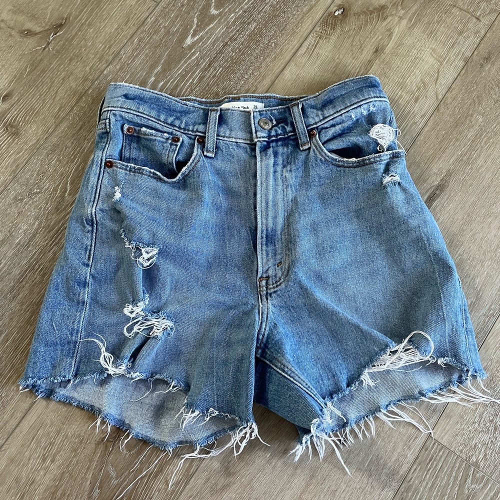 Abercrombie & Fitch Mom Shorts